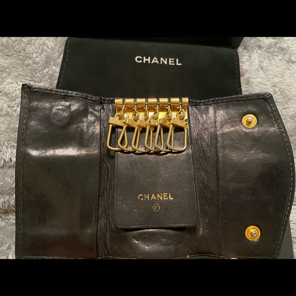RARE CHANEL 6 key holder - Picture 3 of 15